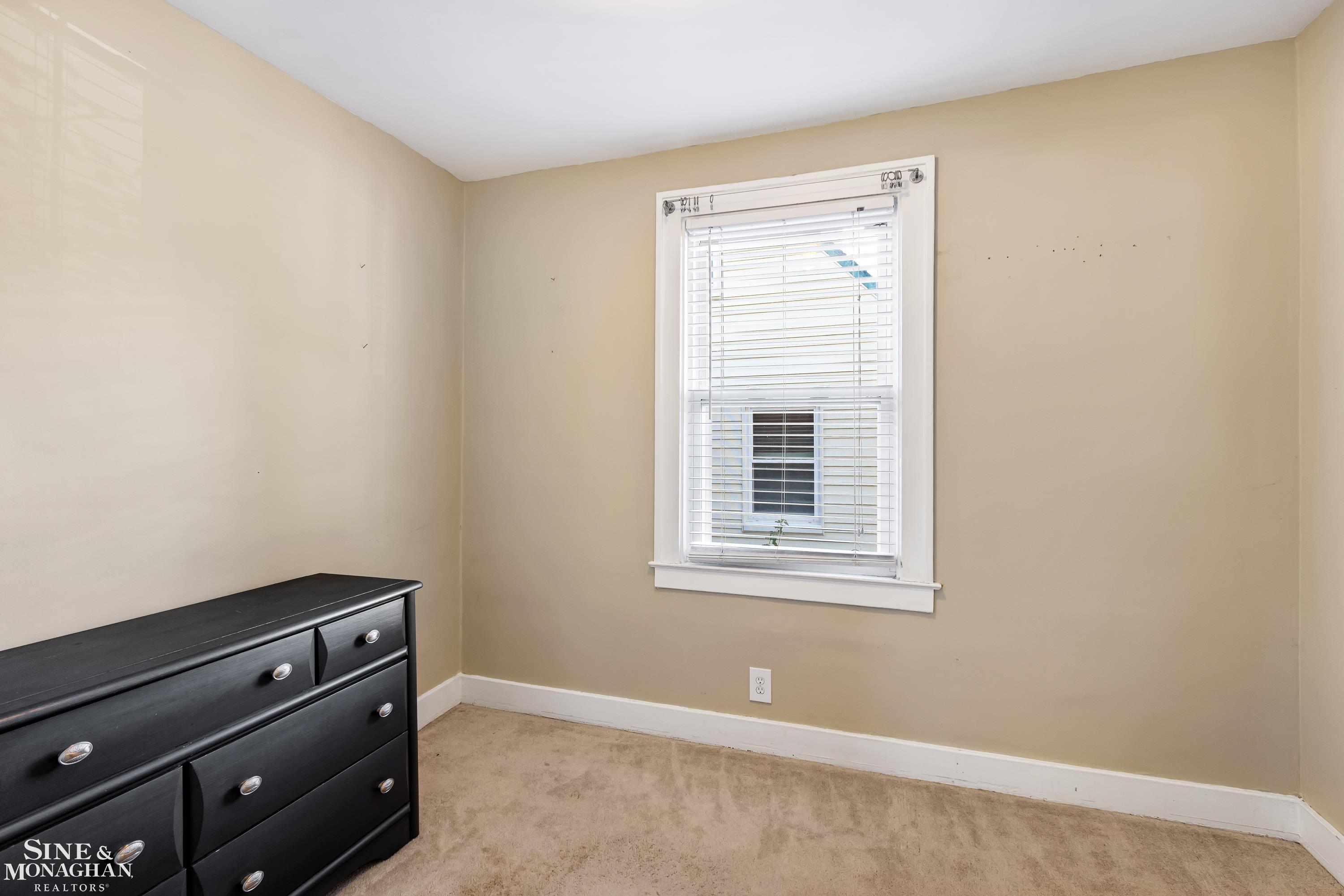 1234 Harvard Road Berkley, MI 48072 - Photo 18 of 28 50158858-c84af0a6-36c3-4411-ad0f-6466f6ae7580.JPG