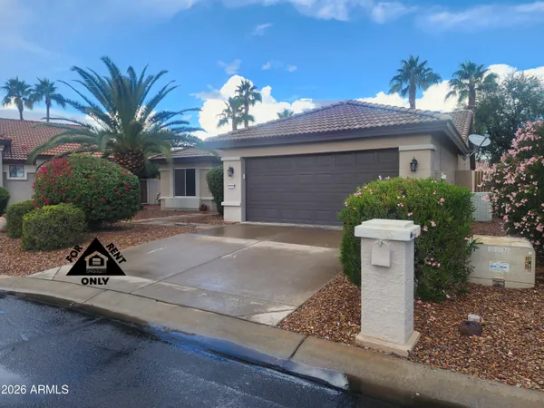 a view of a house with tub and garden