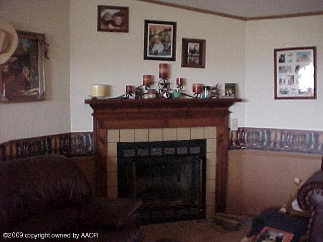 15501 Gordon-Cummings Road Canyon, TX 79015 - Photo 11 of 19 Living Room-Fireplace