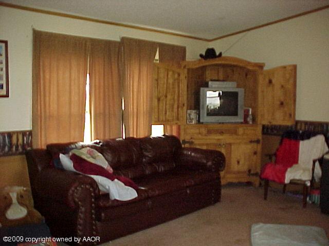 15501 Gordon-Cummings Road Canyon, TX 79015 - Photo 10 of 19 Living Room