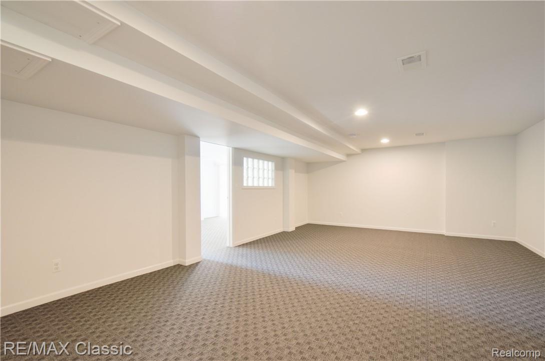 36242 Smithfield Road Farmington, MI 48335 - Photo 31 of 55 36242 Smithfield Rd HDR47.jpg