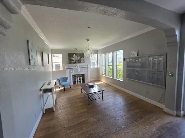 $1,900 | 1027 Pennsylvania Avenue, Unit 304, Miami Beach, FL 33139