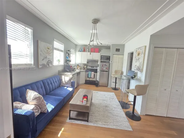 $1,900 | 1027 Pennsylvania Avenue, Unit 304, Miami Beach, FL 33139