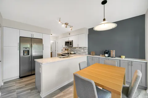 $359,999 | 1261 Old Mill Lane, Elk Grove Village, IL 60007