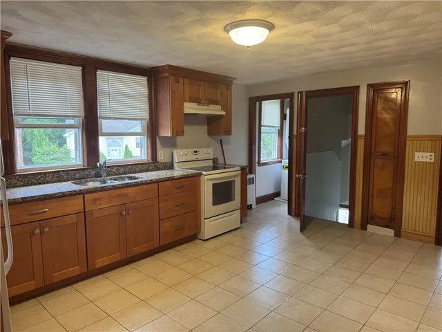 $1,900 | 83 Farnum Pike, Smithfield, RI 02917