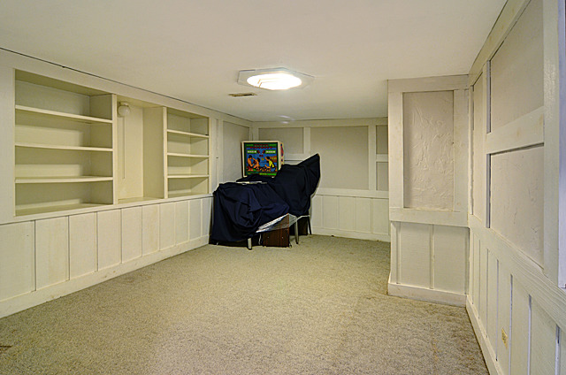 851 South County Line Road Hinsdale, IL 60521 - Photo 23 of 25 a living room with furniture and a window