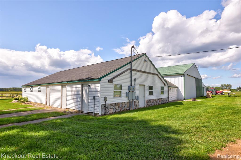 8424 Oak Road Millington, MI 48746 - Photo 11 of 34