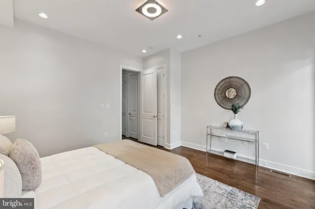 $4,000 | 652 L Street Northeast, Unit 1, Washington, DC 20002