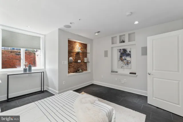 $4,000 | 652 L Street Northeast, Unit 1, Washington, DC 20002