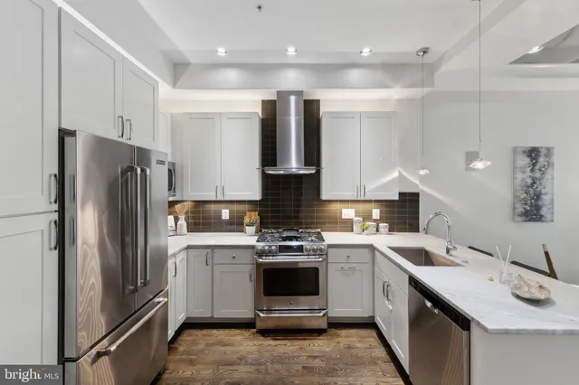 $4,000 | 652 L Street Northeast, Unit 1, Washington, DC 20002