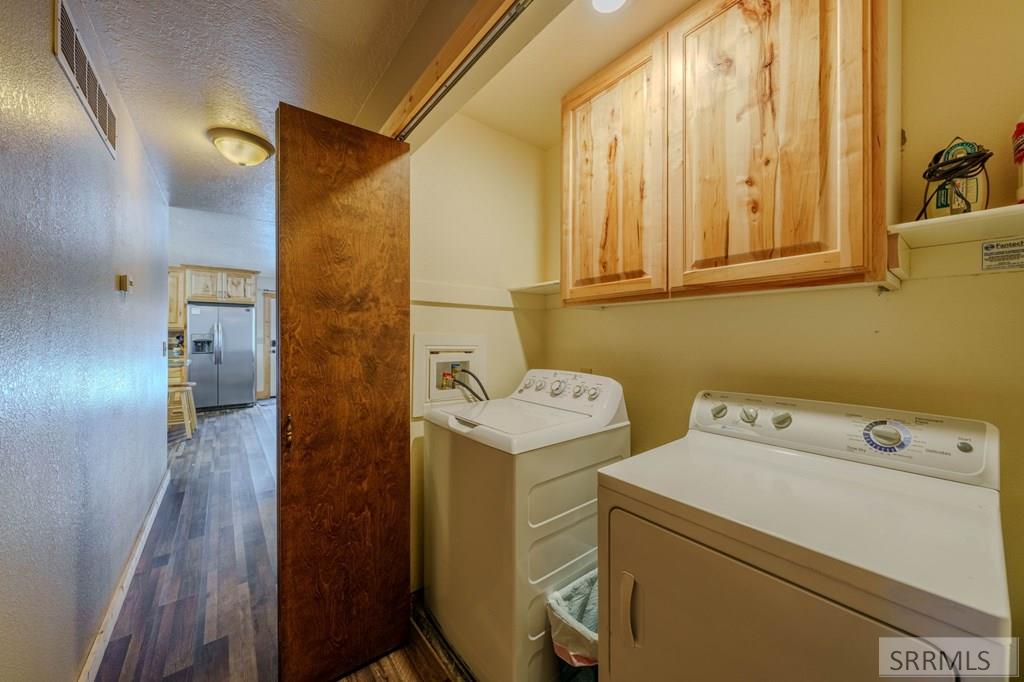 4214 Shoshone Road Island Park, ID 83429 - Photo 17 of 42 Laundry room