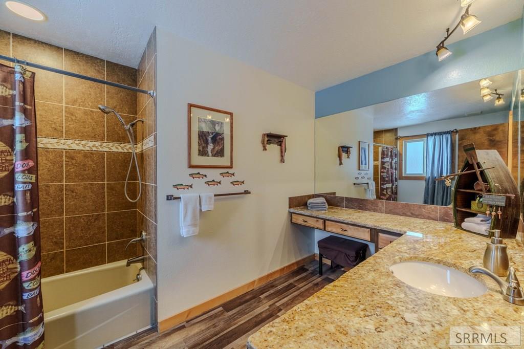 4214 Shoshone Road Island Park, ID 83429 - Photo 24 of 42 Large Full Bath