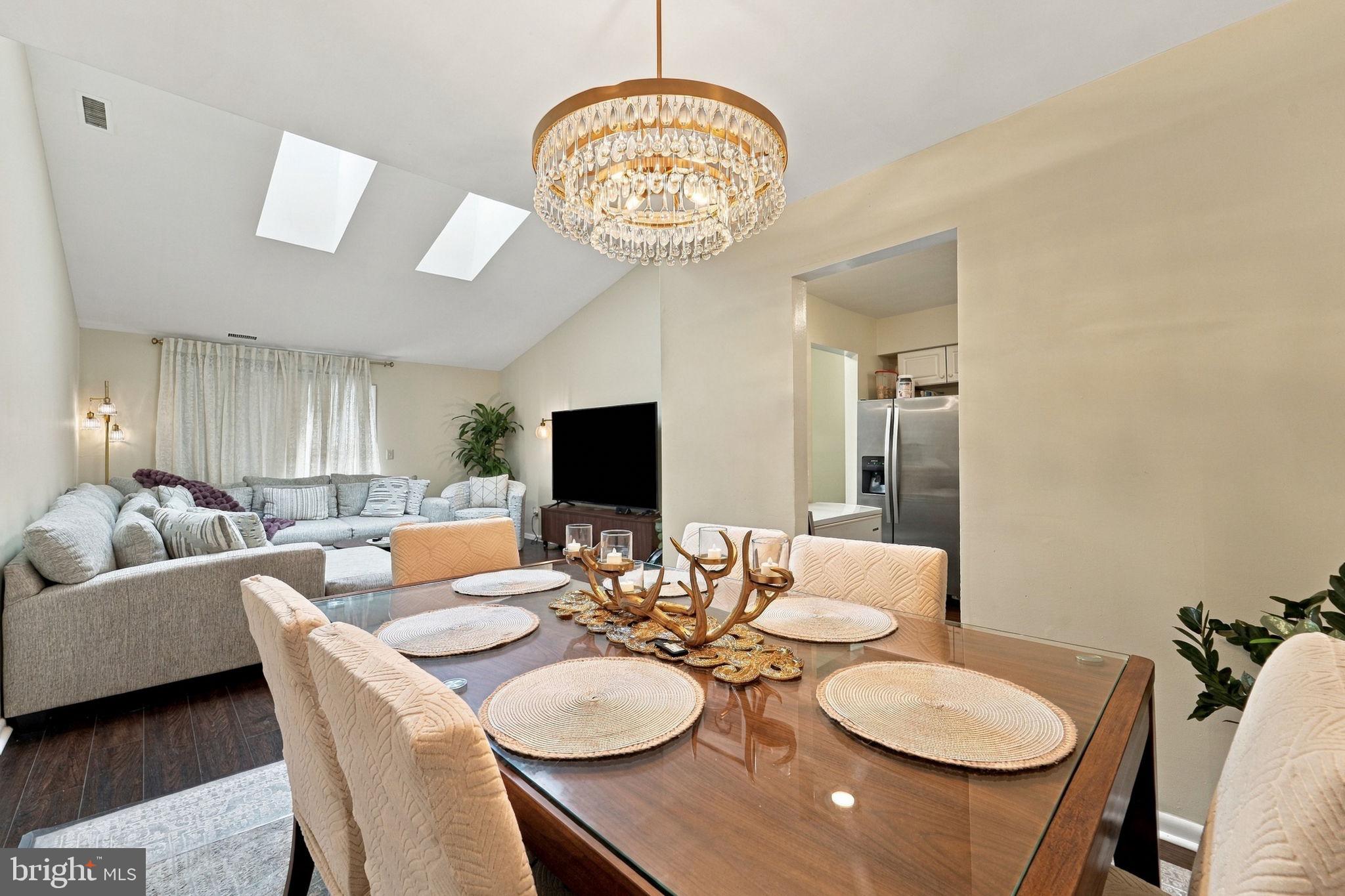 2 Oyster Bay Road, Unit J Absecon, NJ 08205 - Photo 13 of 31 Dining Room