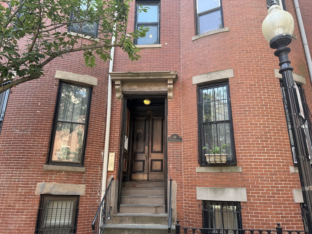 88 West Springfield Street, Unit 4 Boston, MA 02118 - Photo 2 of 19