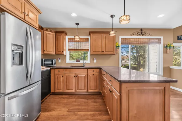 $979,900 | 1 Lake Ontario Lane, Morganville, NJ 07751