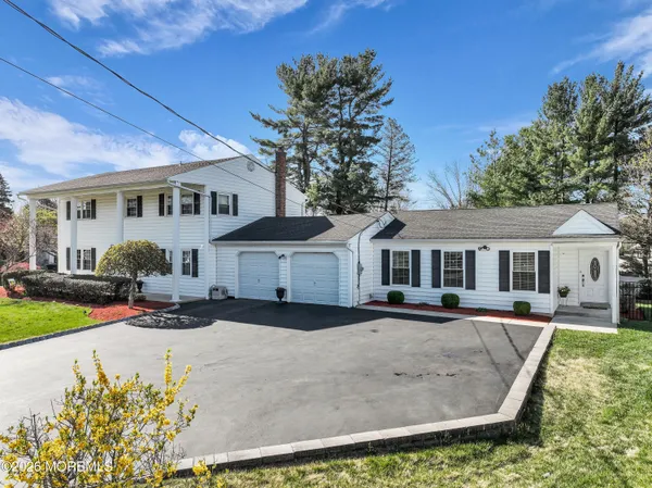 $979,900 | 1 Lake Ontario Lane, Morganville, NJ 07751