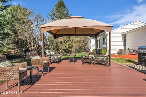 $979,900 | 1 Lake Ontario Lane, Morganville, NJ 07751