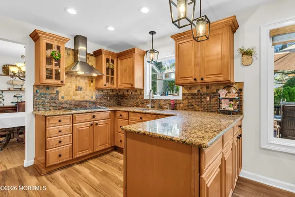 $979,900 | 1 Lake Ontario Lane, Morganville, NJ 07751