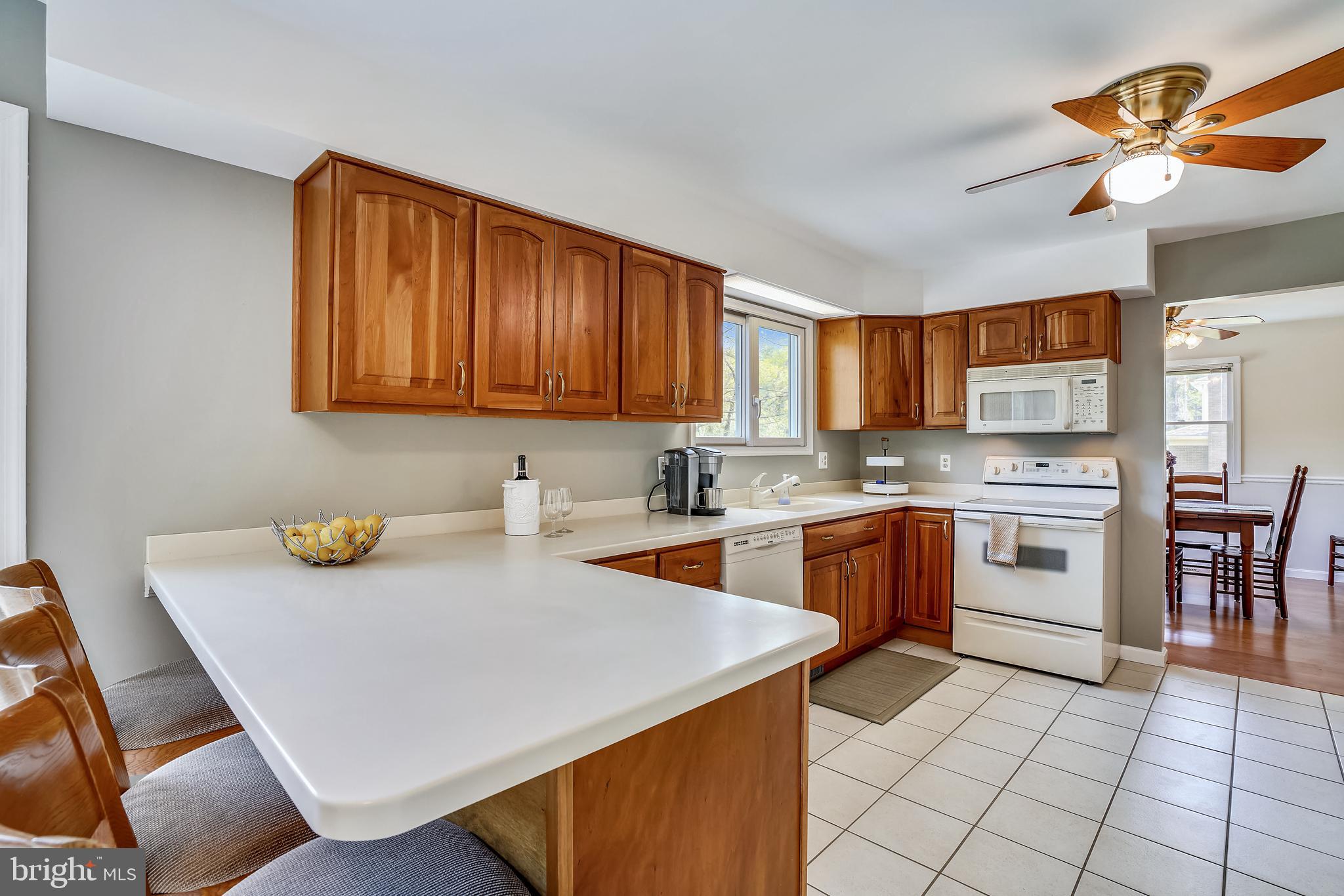 8539 Edenton Road Fulton, MD 20759 - Photo 10 of 39 Breakfast bar in kitchen