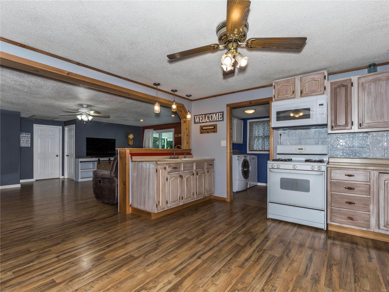 401 East Maple Street Gillespie, IL 62033 - Photo 17 of 36 Gallery Image 17