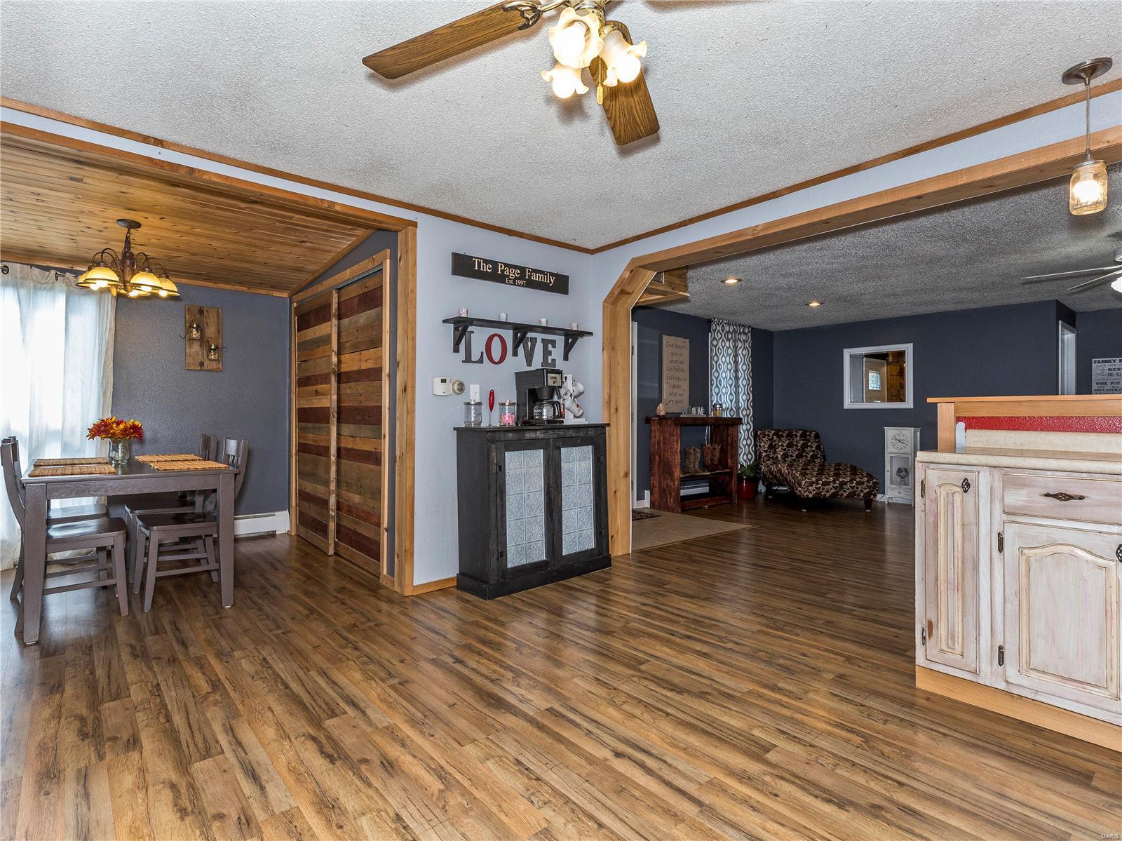 401 East Maple Street Gillespie, IL 62033 - Photo 18 of 36 Gallery Image 18