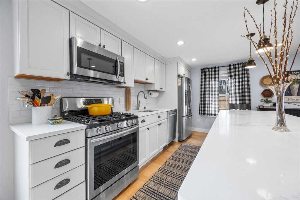 182 Woods Hole Road Falmouth, MA 02540 - Photo 15 of 42