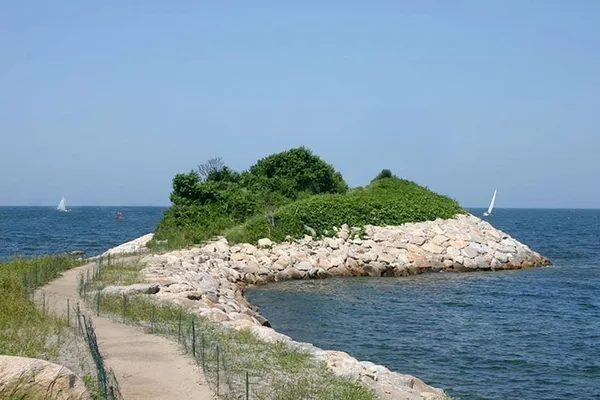$925,000 | 182 Woods Hole Road, Falmouth, MA 02540