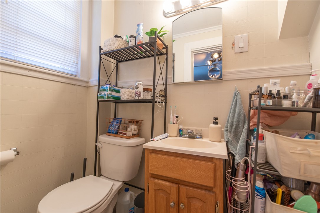 104 Avenue C Woonsocket, RI 02895 - Photo 15 of 38