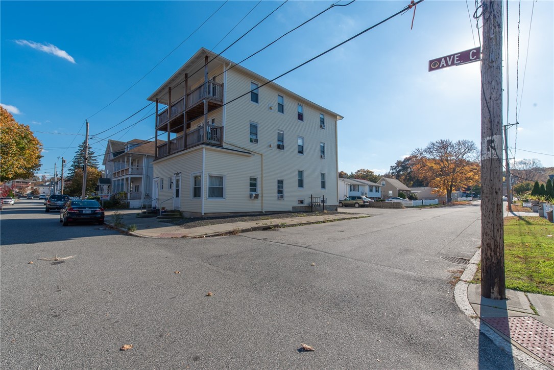 104 Avenue C Woonsocket, RI 02895 - Photo 16 of 38
