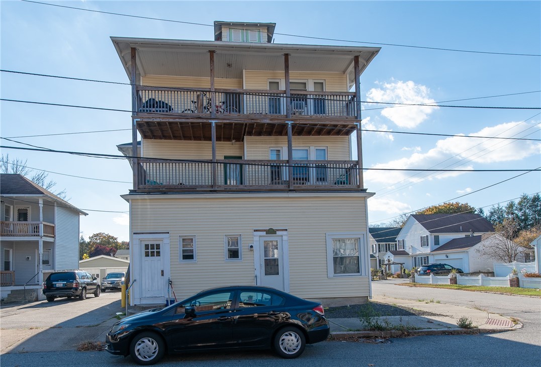 104 Avenue C Woonsocket, RI 02895 - Photo 10 of 38