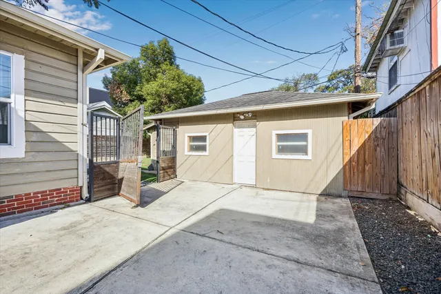 $5,000 | 1624 Branard Street, Houston, TX 77006