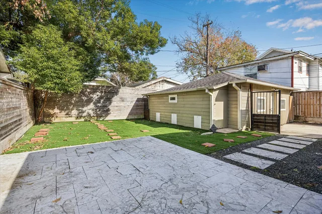 $5,000 | 1624 Branard Street, Houston, TX 77006