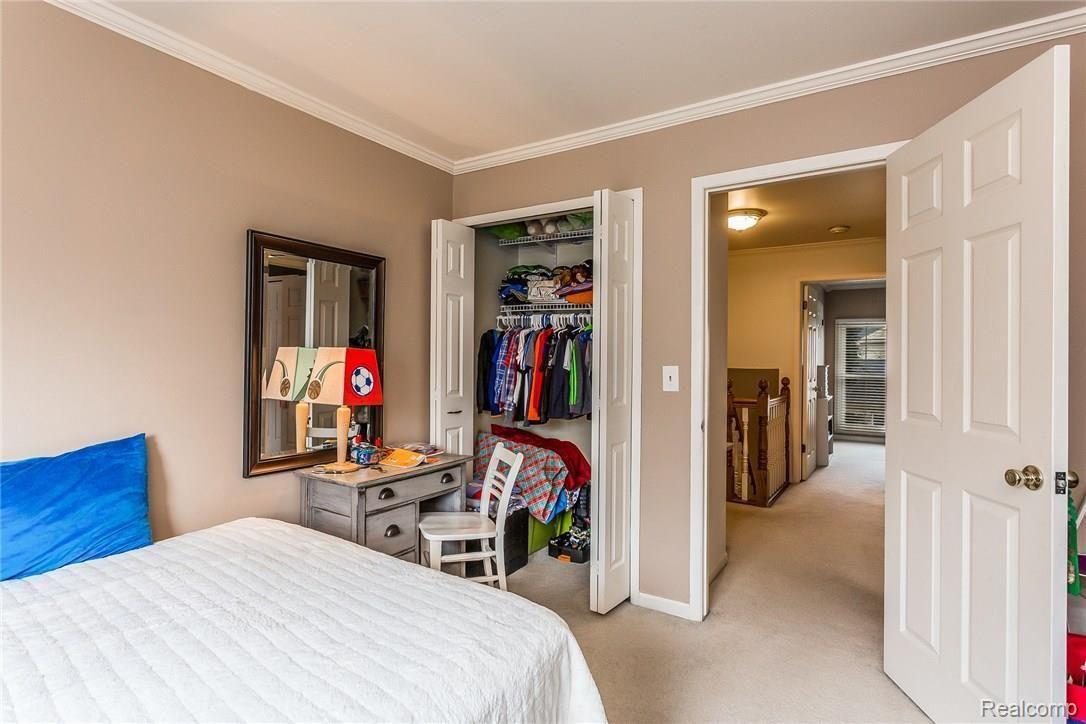 1317 Wagon Wheel Lane Rochester, MI 48306 - Photo 20 of 26 021-3743048-medium.jpg