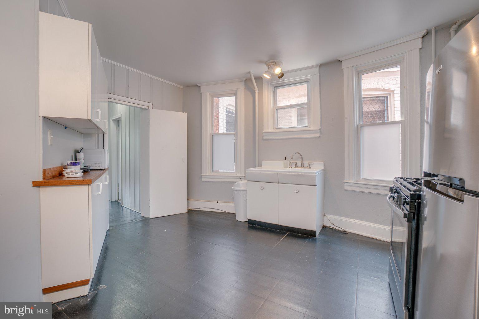 2740 North Calvert Street Baltimore, MD 21218 - Photo 15 of 32 Apt 2