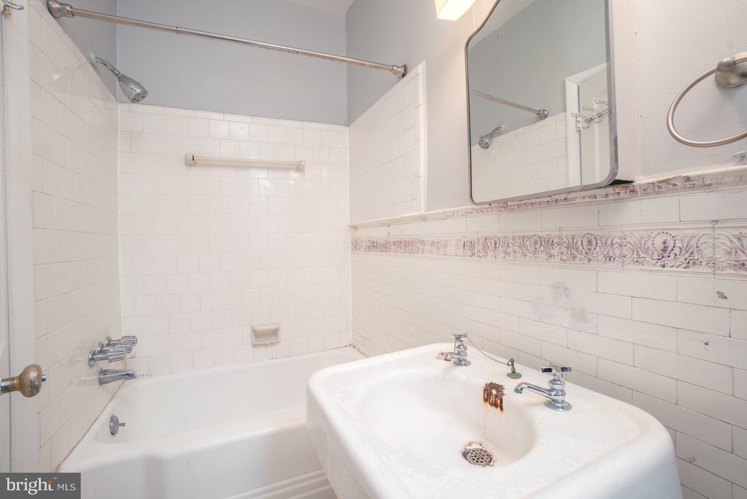 2740 North Calvert Street Baltimore, MD 21218 - Photo 16 of 32 Apt 2