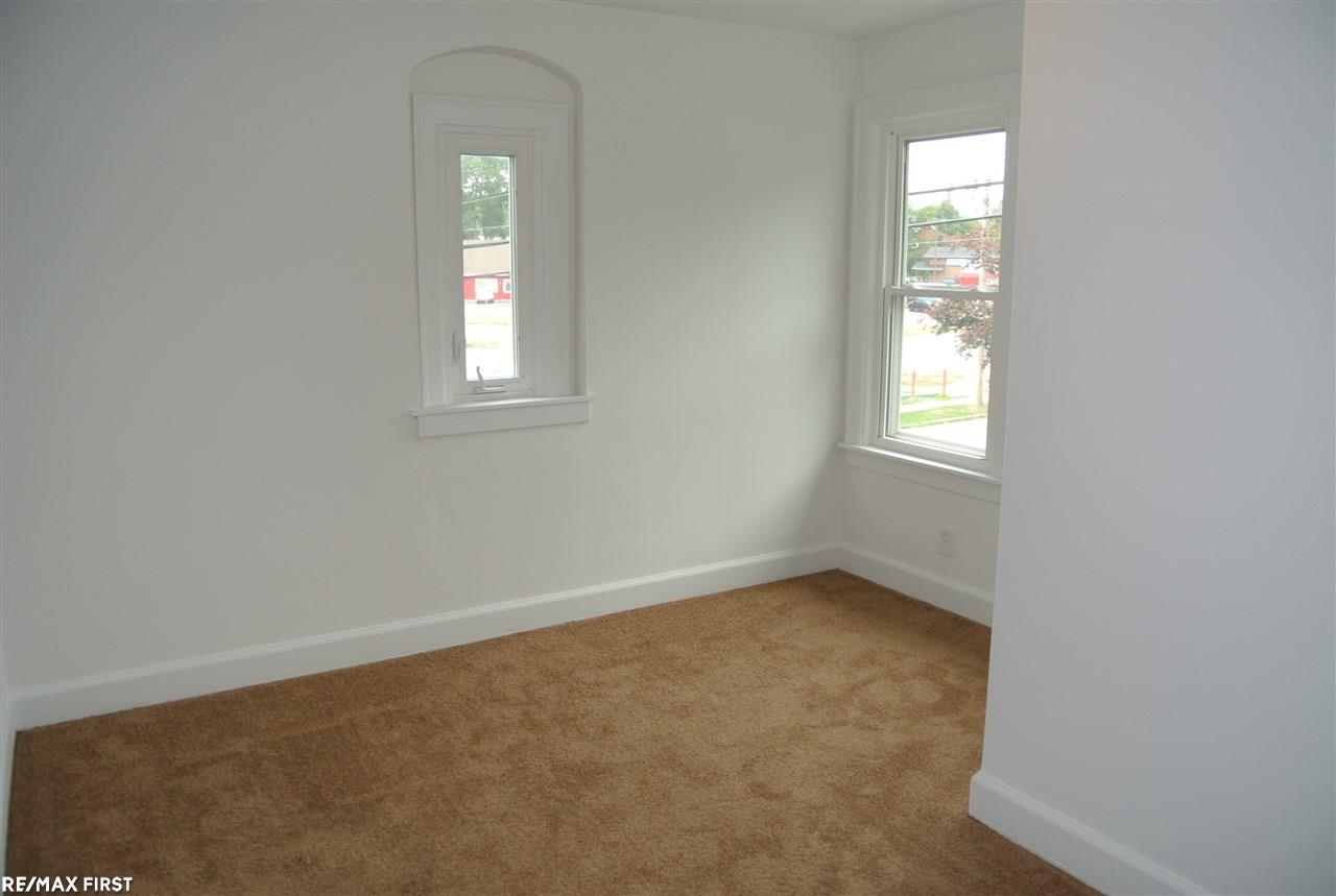 685 Columbia Road Berkley, MI 48072 - Photo 28 of 42 31299754-28.JPG