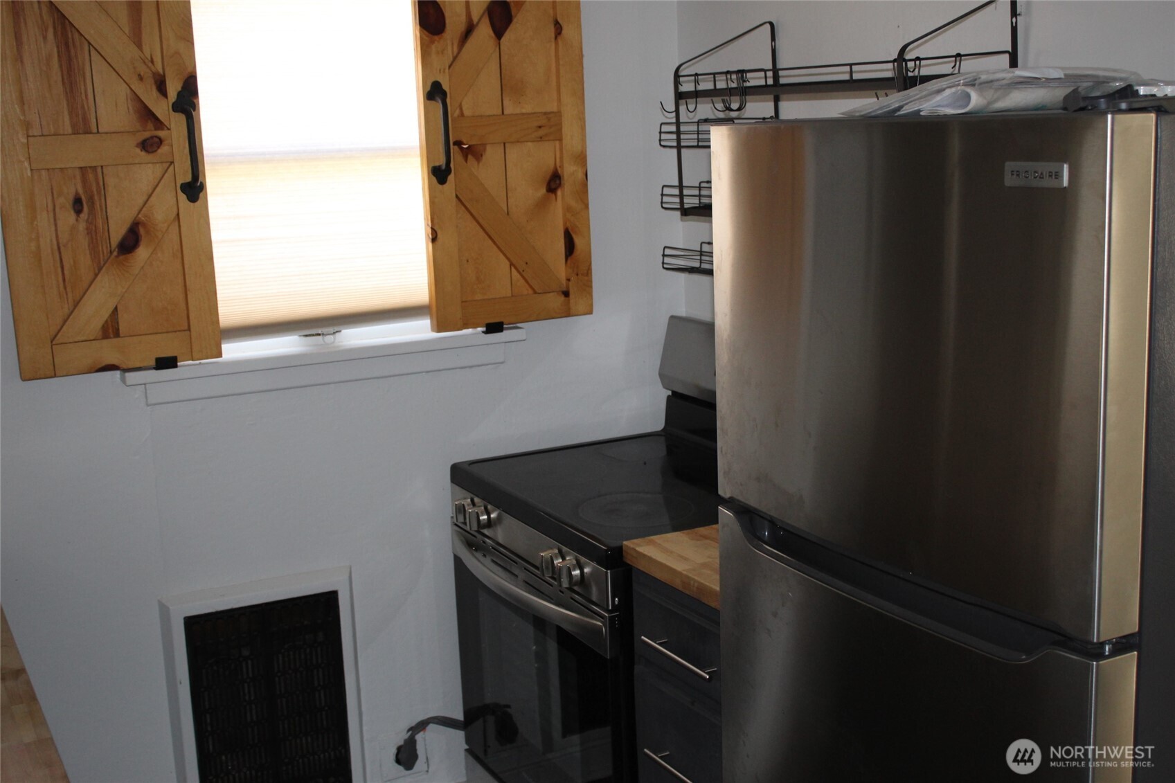 512 West Broadway Avenue Ritzville, WA 99169 - Photo 5 of 16 a close view of utility room