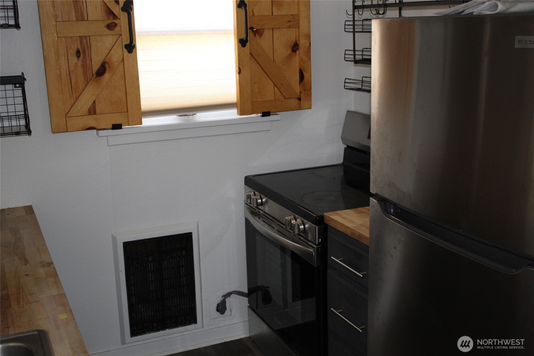 512 West Broadway Avenue Ritzville, WA 99169 - Photo 6 of 16 closeup of a sink and dishwasher