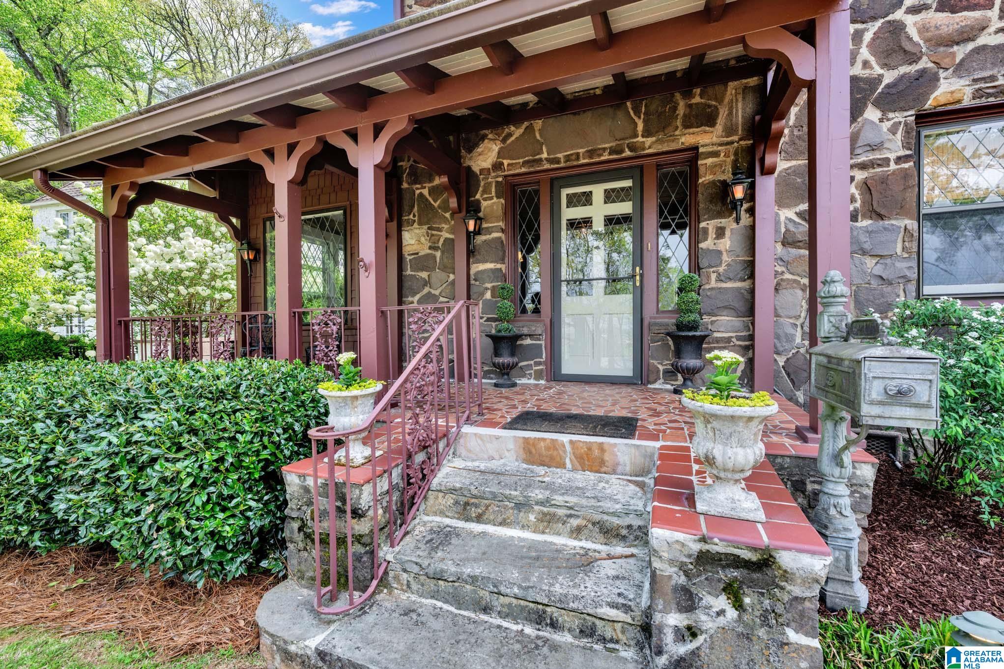 3323 Altamont Road South Birmingham, AL 35213 - Photo 3 of 76 Gallery Image 3