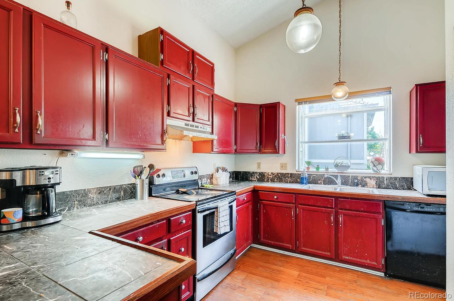 8584 Rabbitbrush Way Parker, CO 80134 - Photo 10 of 27 Gallery Image 10