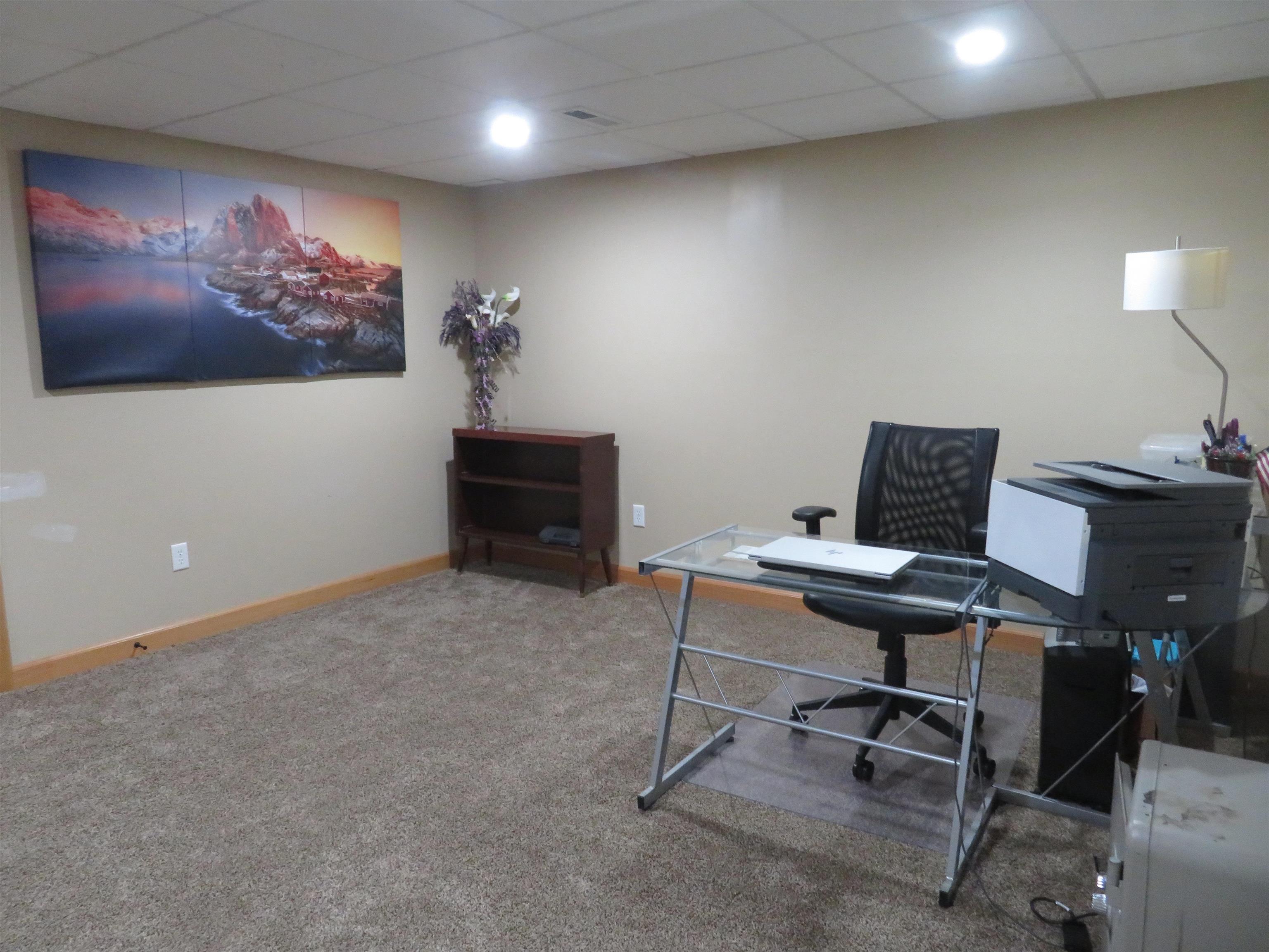 1972 Delmar Drive Freeport, IL 61032 - Photo 20 of 24 a view of a workspace with furniture