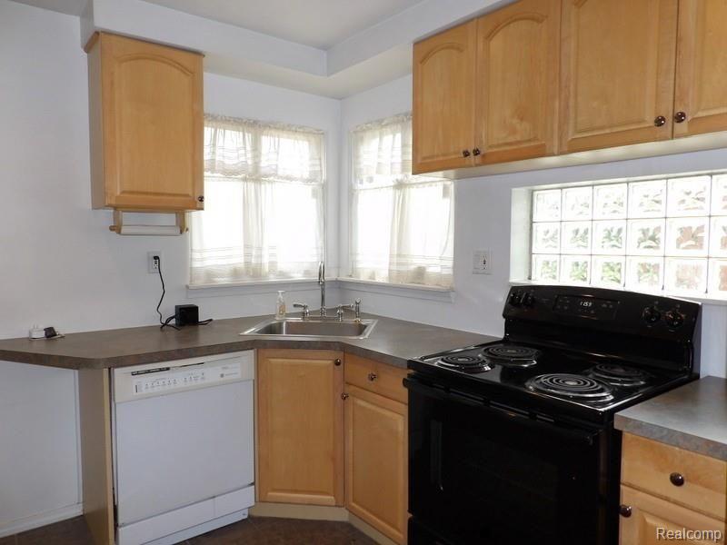 15418 Champaign Road Allen Park, MI 48101 - Photo 22 of 37