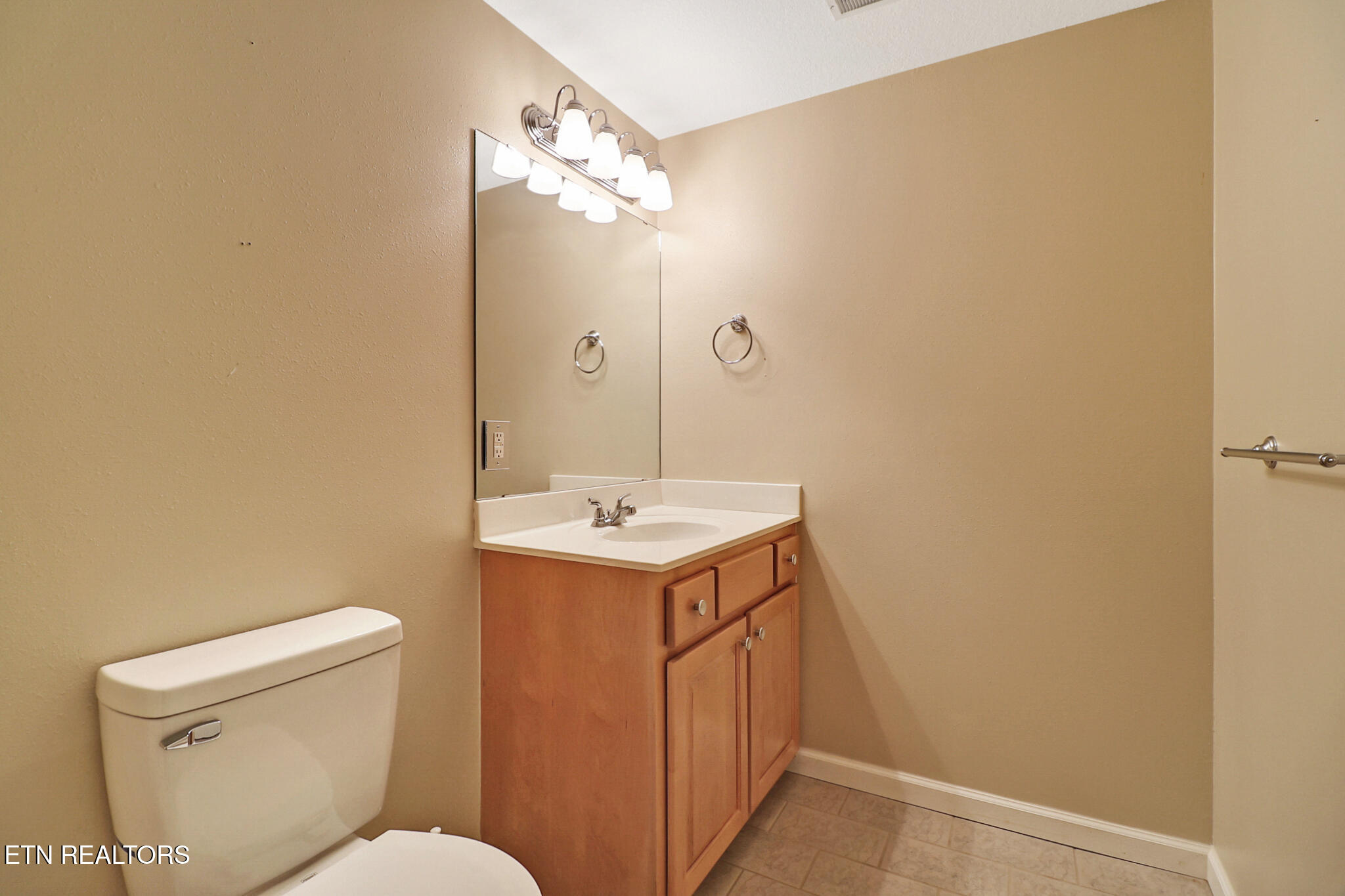 102 Rotherham Drive Crossville, TN 38558 - Photo 33 of 55 ONE HALF BATH UPSTAIRS