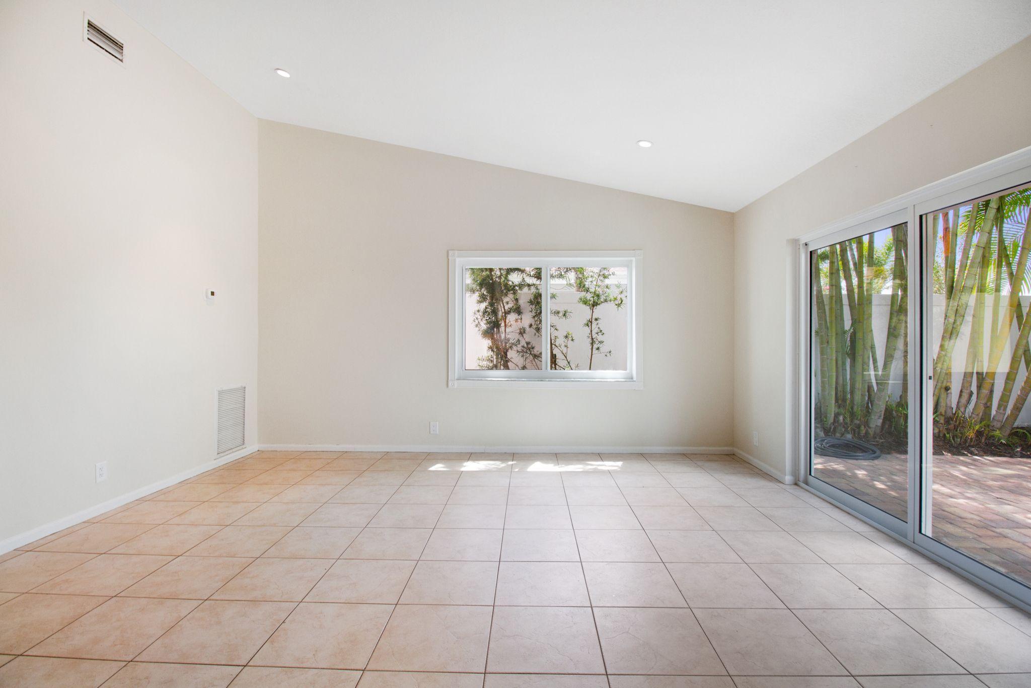 6298 Amberwoods Drive Boca Raton, FL 33433 - Photo 14 of 33 6298 AMBERWOODS FAMILY ROOM