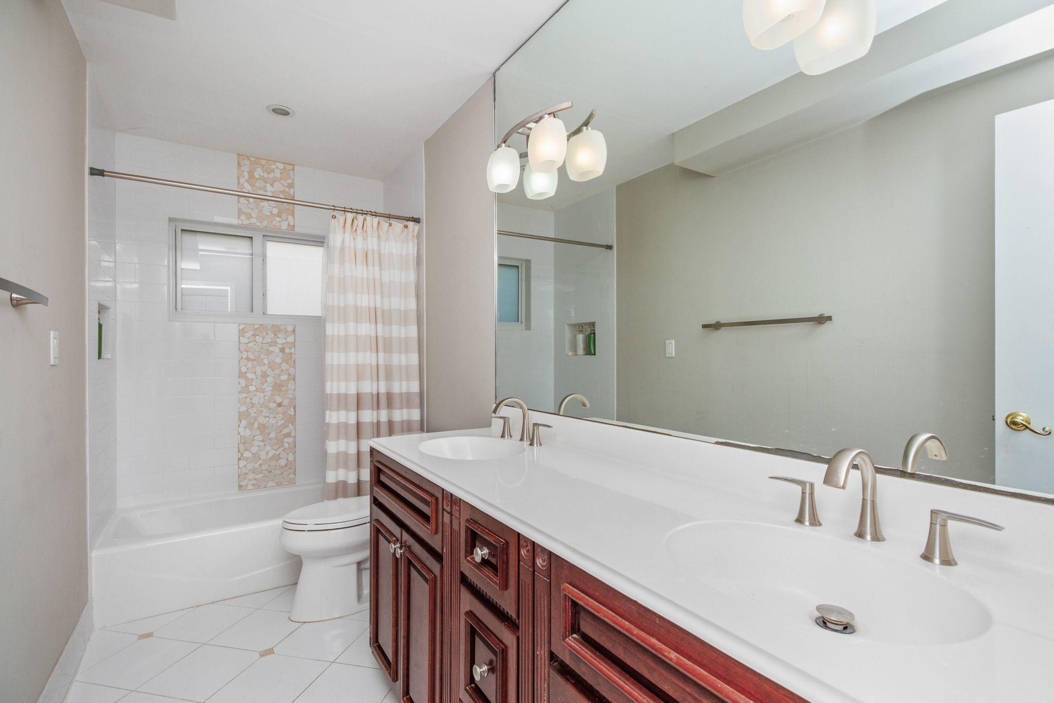 6298 Amberwoods Drive Boca Raton, FL 33433 - Photo 21 of 33 6298 AMBERWOODS BATHROOM