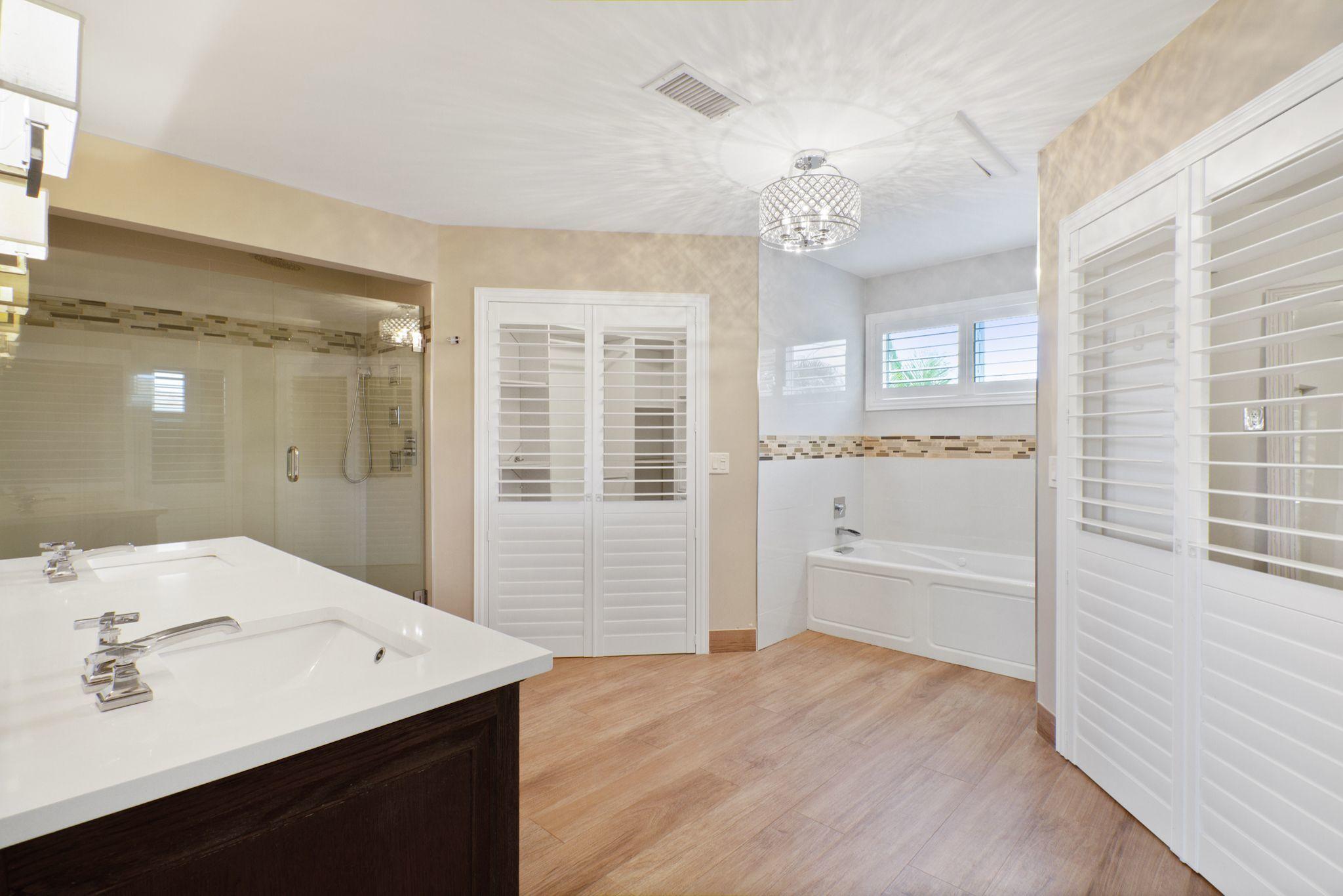 6298 Amberwoods Drive Boca Raton, FL 33433 - Photo 26 of 33 6298 AMBERWOODS MASTER BATHROOM