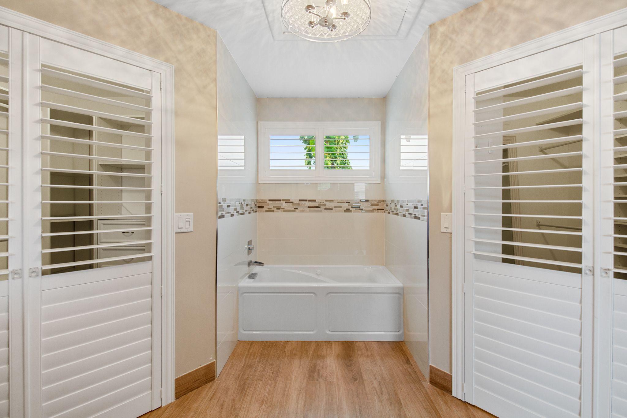6298 Amberwoods Drive Boca Raton, FL 33433 - Photo 28 of 33 6298 AMBERWOODS MASTER BATHROOM 3