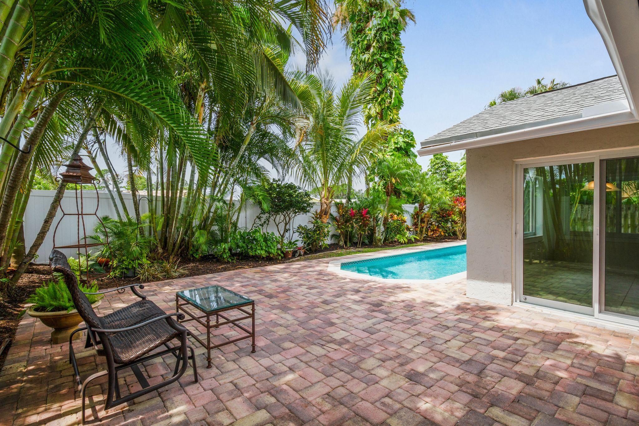 6298 Amberwoods Drive Boca Raton, FL 33433 - Photo 29 of 33 6298 AMBERWOODS PATIO AND POOL