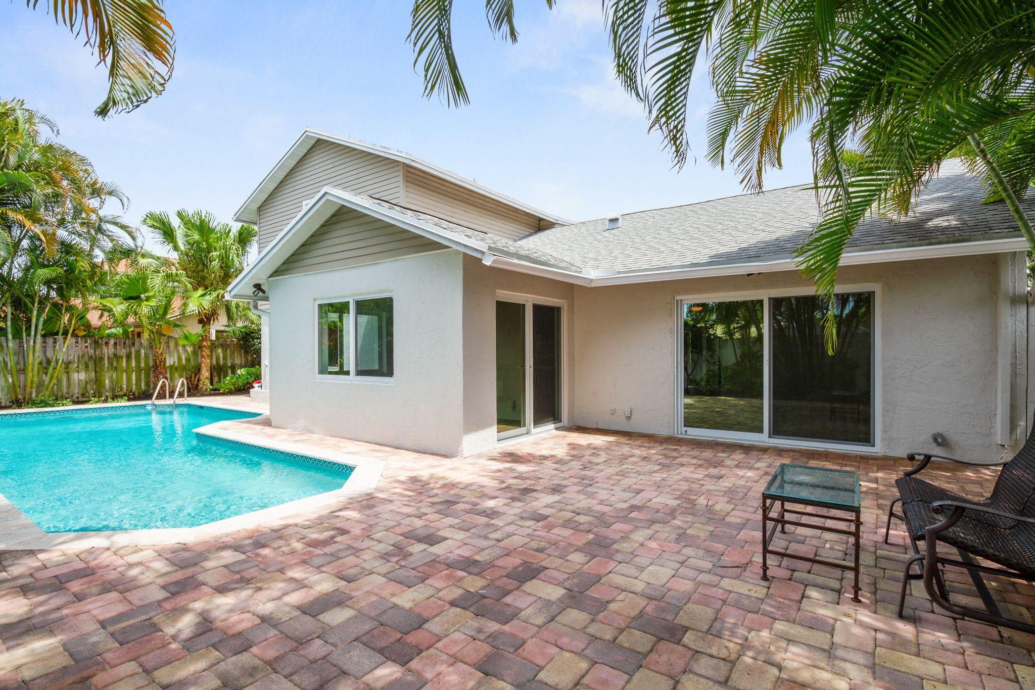 6298 Amberwoods Drive Boca Raton, FL 33433 - Photo 30 of 33 6298 AMBERWOODS PATIO POOL