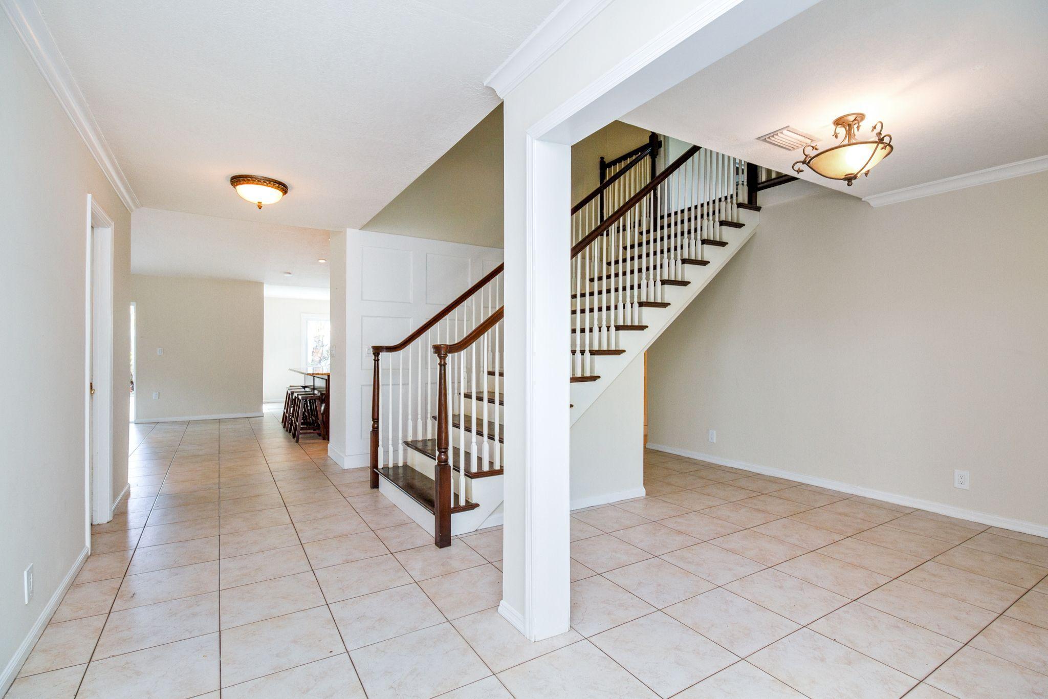 6298 Amberwoods Drive Boca Raton, FL 33433 - Photo 6 of 33 6298 AMBERWOODS ENTRANCE
